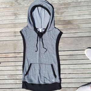 Sleeveless hoodie